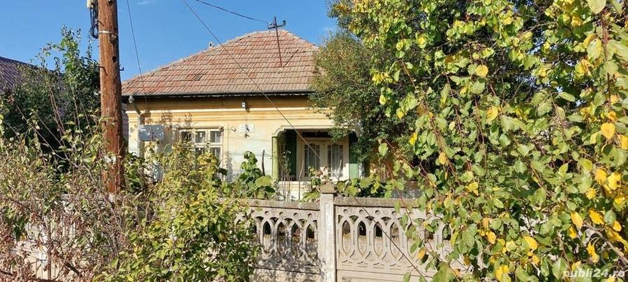 Casă cu 3 camere în Ostroveni