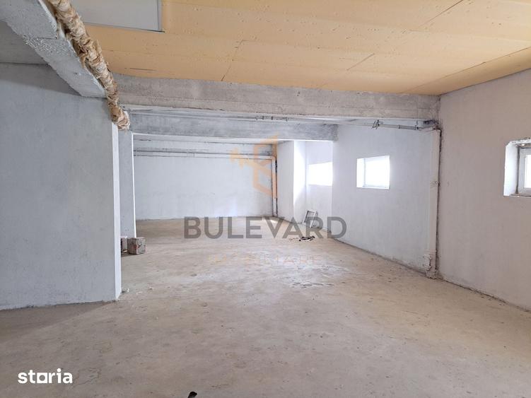 Spațiu comercial, de 345 mp, în Baciu