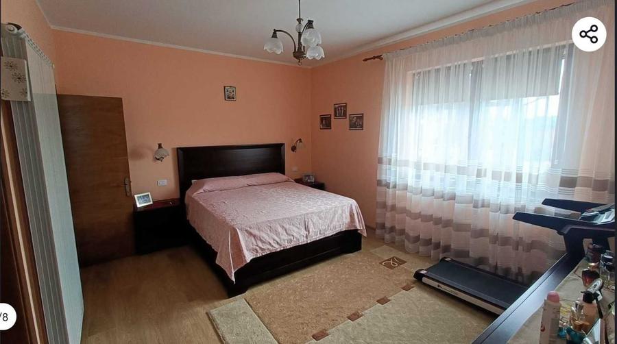 Casă cu 4 camere cu Teren 610 Mp în Falaștoaca