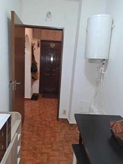 Garsonieră decomandată în Doamna Ghica