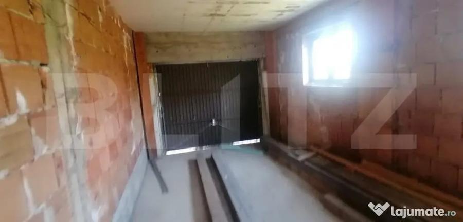 Casă cu 4 camere cu Teren 1400 Mp în Vințu de Jos