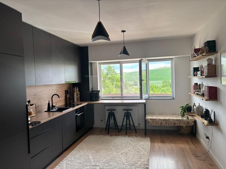 Apartament cu 2 camere semidecomandat, mobilat în Apahida