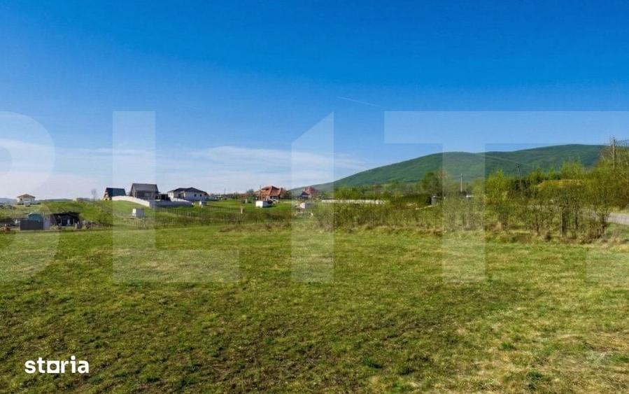 Teren de 1833 mp, în Aiton