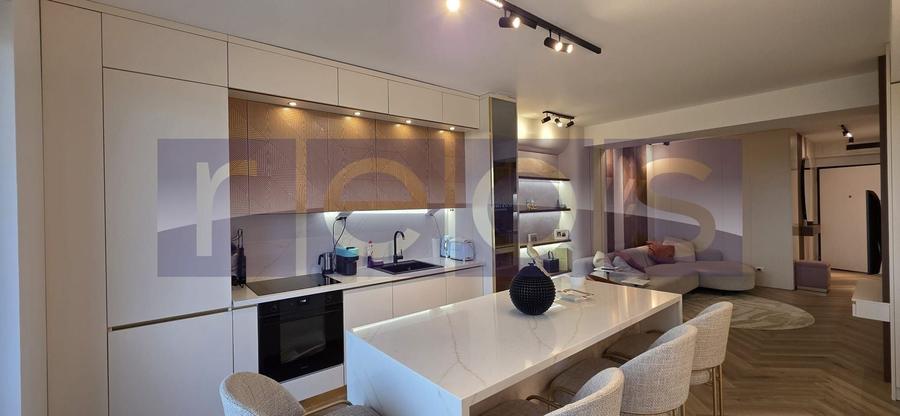 Apartament cu 3 camere decomandat, mobilat în Pipera