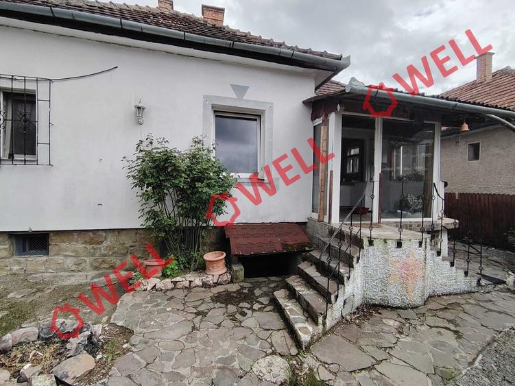 Casă individuală cu 4 camere cu Teren 482 Mp în Central