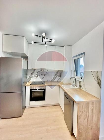 Apartament cu 2 camere semidecomandat, mobilat în Florești