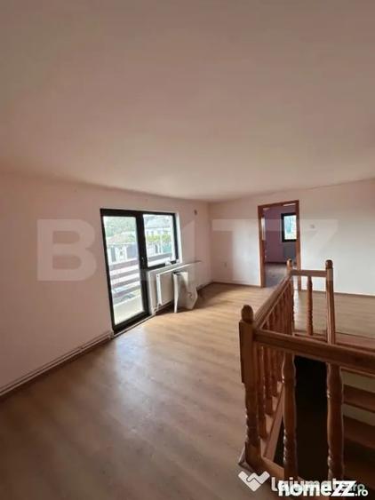 Casă cu 10 camere cu Teren 1200 Mp în Rădăuți