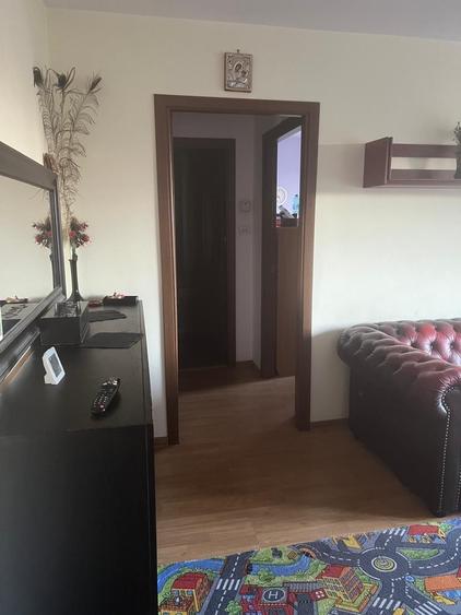 Apartament cu 2 camere semidecomandat în Berceni
