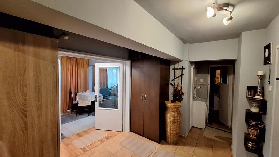 Apartament cu 4 camere decomandat în Ultracentral
