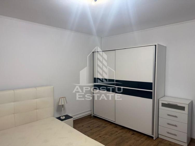 Apartament cu 3 camere decomandat, mobilat în Dâmbovița