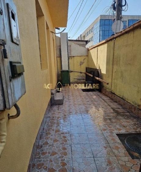 Casă individuală cu 6 camere cu Canalizare în Baicului