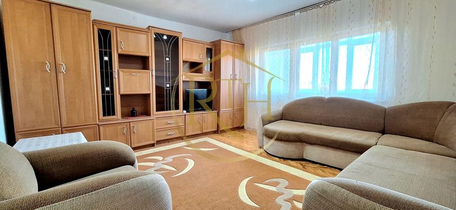 Apartament cu 3 camere decomandat, mobilat în Girocului