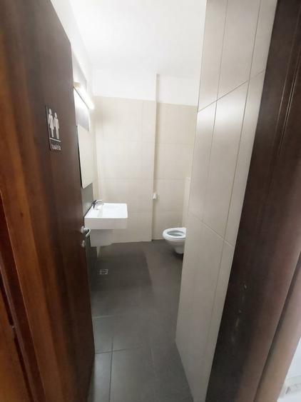 Birou, de 103 mp, în Delfinariu