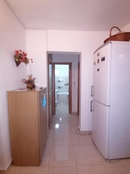 Apartament cu 2 camere decomandat în Micro 3