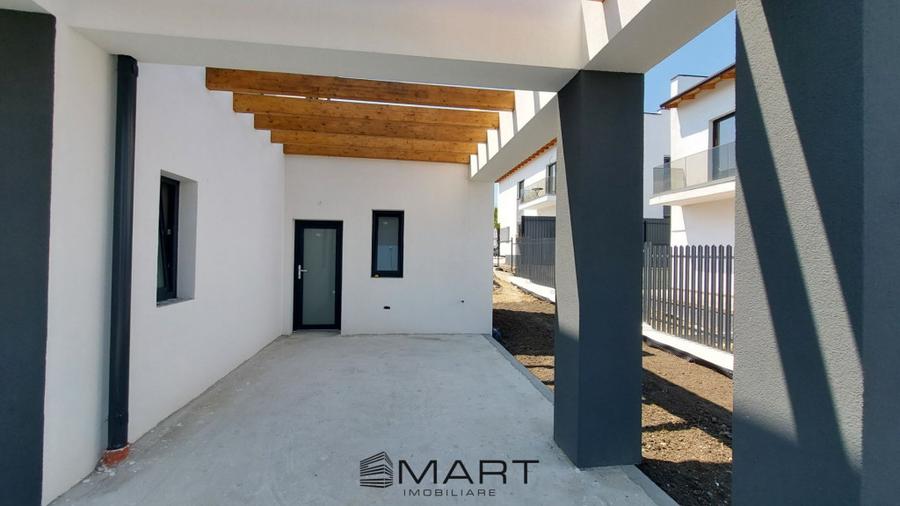 Casă cu 4 camere cu Teren 370 Mp în Central