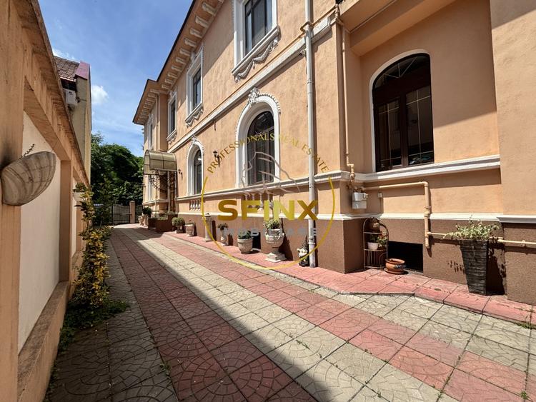 Casă individuală cu 9 camere cu Canalizare în Cotroceni