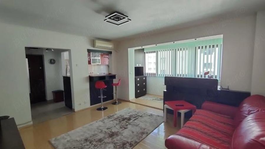 Apartament cu 3 camere semidecomandat, mobilat în Dristor