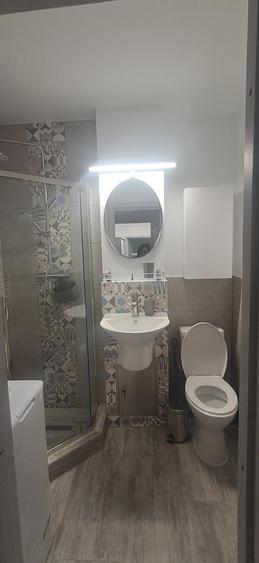 Casă cu 2 camere decomandat în Central