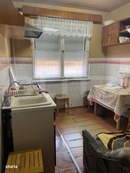 Apartament cu 3 camere semidecomandat în Central