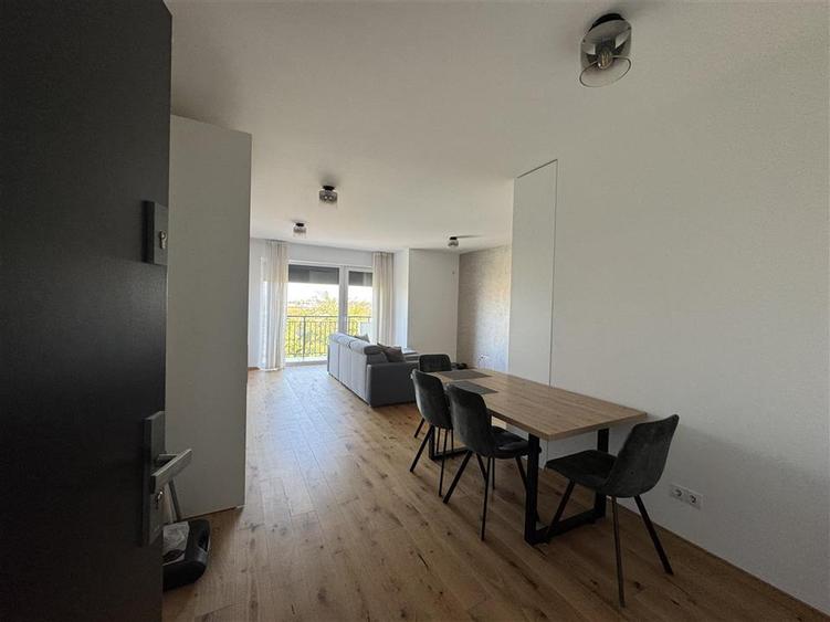 Apartament cu 2 camere semidecomandat în Turnișor