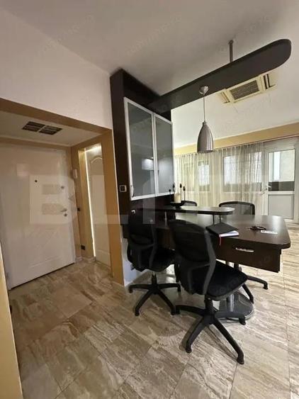 Apartament cu 3 camere semidecomandat în Nord
