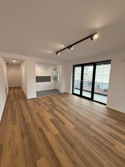 Apartament cu 2 camere semidecomandat în Decebal