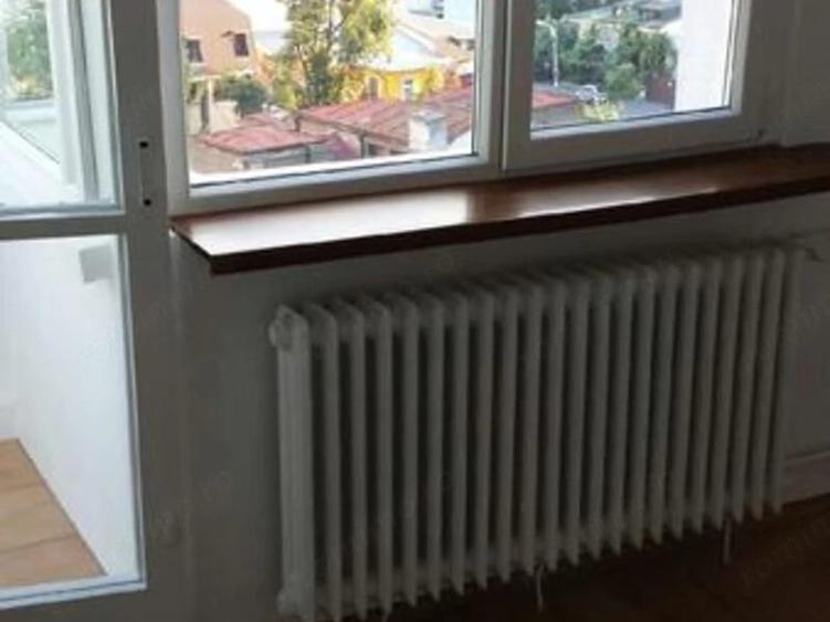 Garsonieră decomandată în Sud