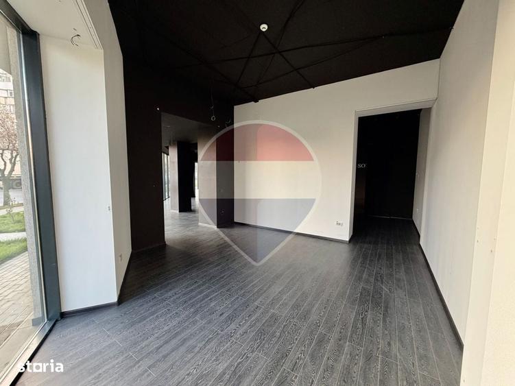 Spațiu comercial, de 270 mp, în Nord