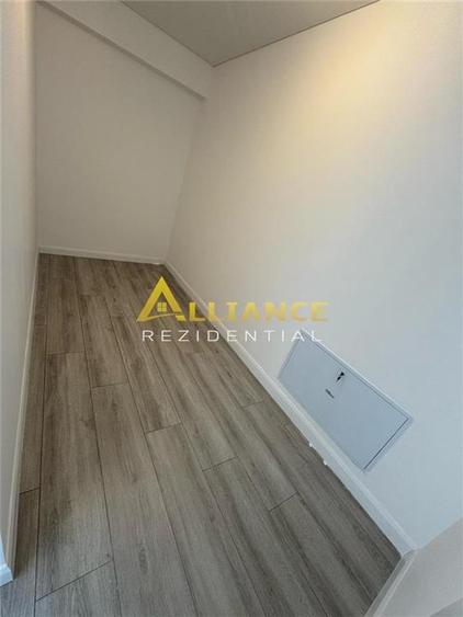 Penthouse cu 3 camere decomandat în Apărătorii Patriei