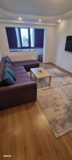 Apartament cu 3 camere decomandat în Casa de Cultură