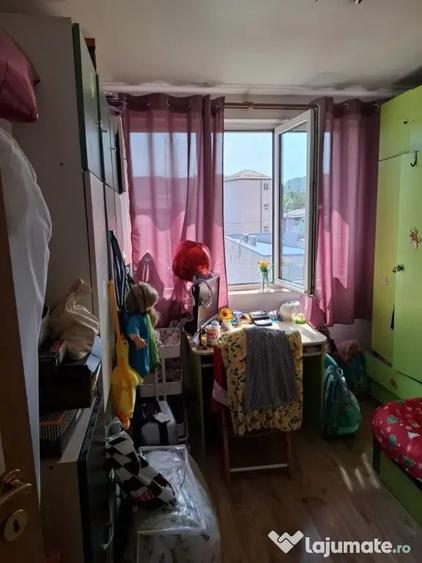 Apartament cu 3 camere decomandat în Dristor