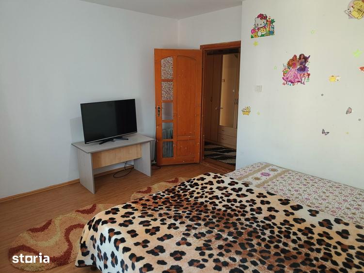 Apartament cu 3 camere decomandat în 1 Mai