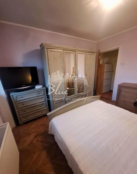 Apartament cu 4 camere semidecomandat în Tomis III
