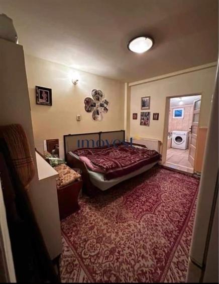 Apartament cu 3 camere semidecomandat în Aurel Vlaicu