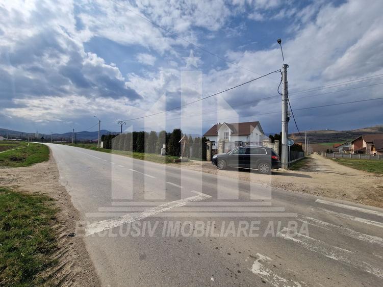 Teren Construcții intravilan de 1020 mp, în Ighiu