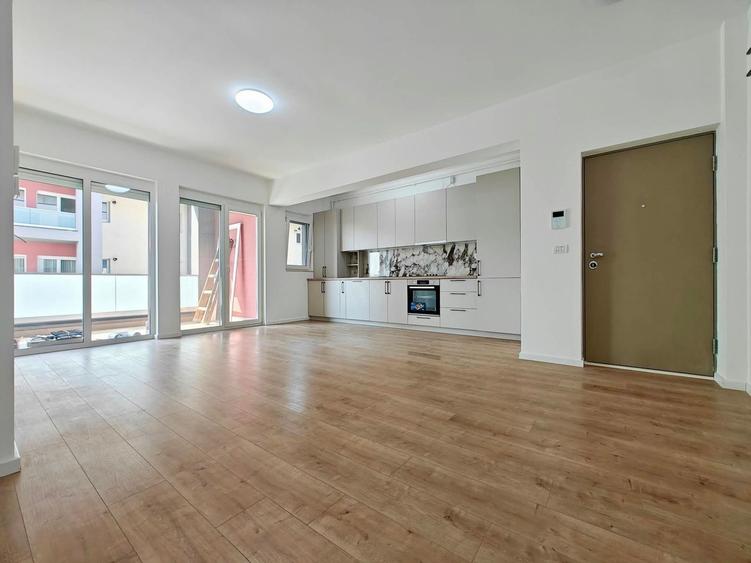 Apartament cu 3 camere, mobilat în Aradului