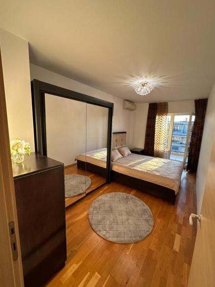 Apartament cu 3 camere semidecomandat, mobilat în Dristor