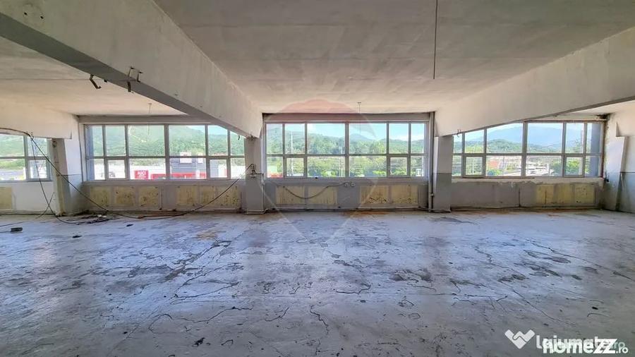 Spațiu comercial, de 370 mp, în Central