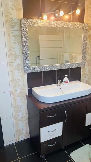Apartament cu 3 camere decomandat în Lazaret