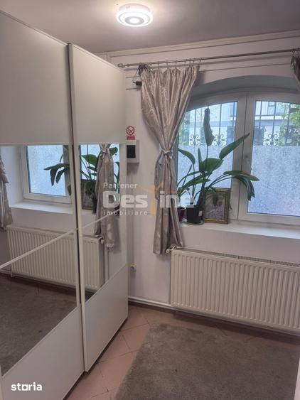 Casă cu 7 camere cu Teren 170 Mp în 13 Septembrie
