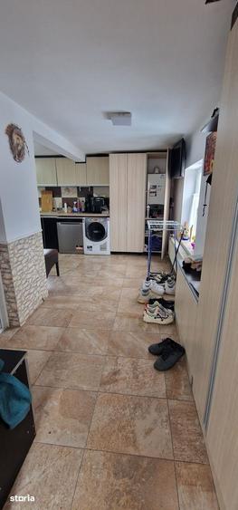 Casă cu 6 camere decomandat cu Teren 399 Mp în Central