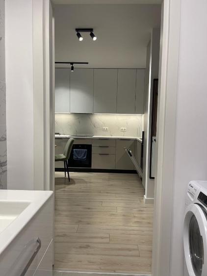 Apartament cu 2 camere semidecomandat, mobilat în Băneasa