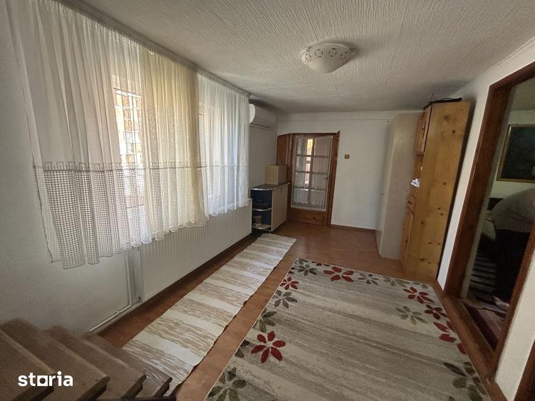 Casă cu 6 camere cu Teren 922 Mp în Zădăreni