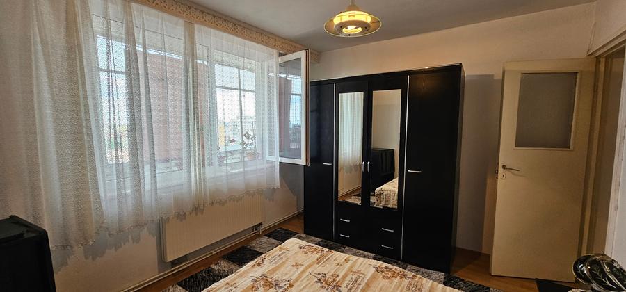 Apartament cu 2 camere decomandat în Hipodrom 3