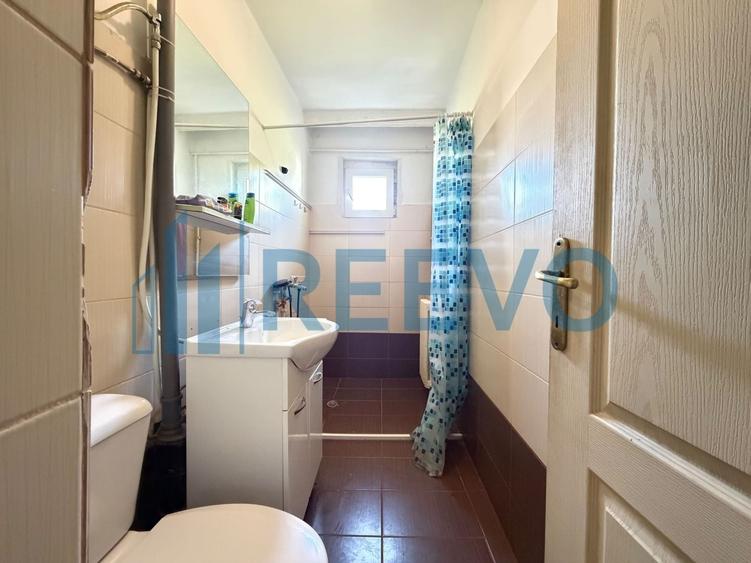 Apartament cu 2 camere nedecomandat, mobilat în Republicii