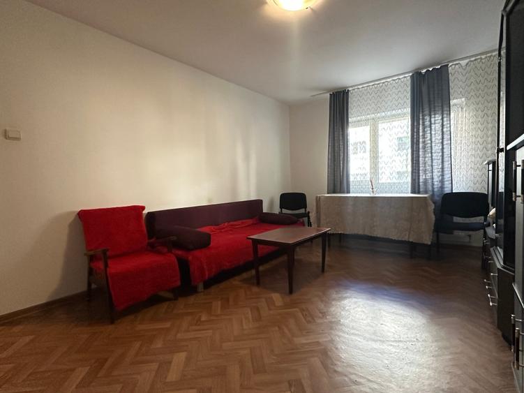 Apartament cu 2 camere decomandat în Soarelui