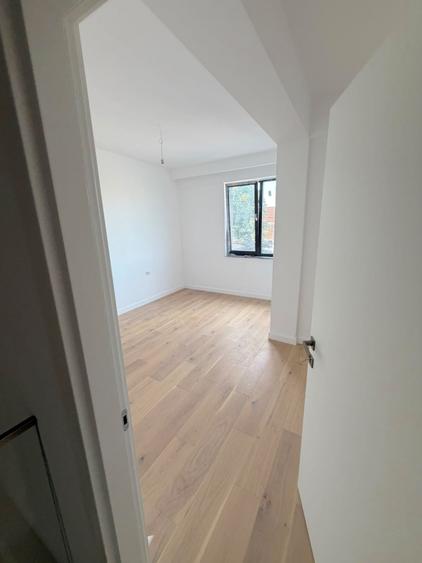 Duplex cu 4 camere cu Canalizare în Chitila