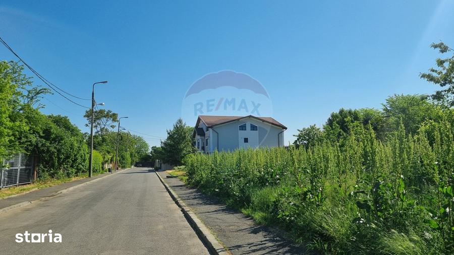 Teren de 2000 mp, în Ion Creangă