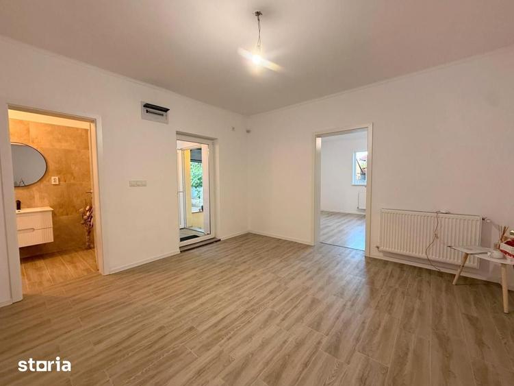 Casă cu 4 camere cu Teren 235 Mp în Plopi