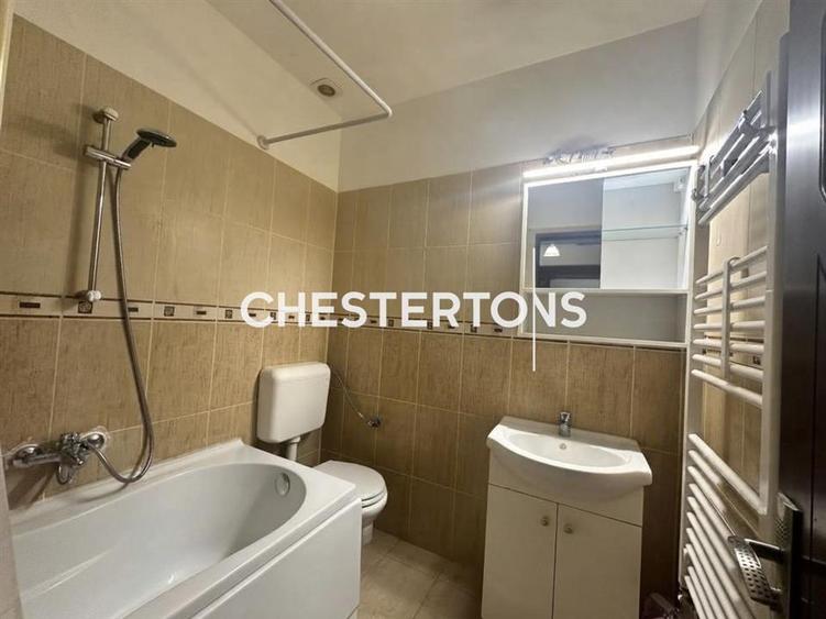 Apartament cu 2 camere semidecomandat, mobilat în Central